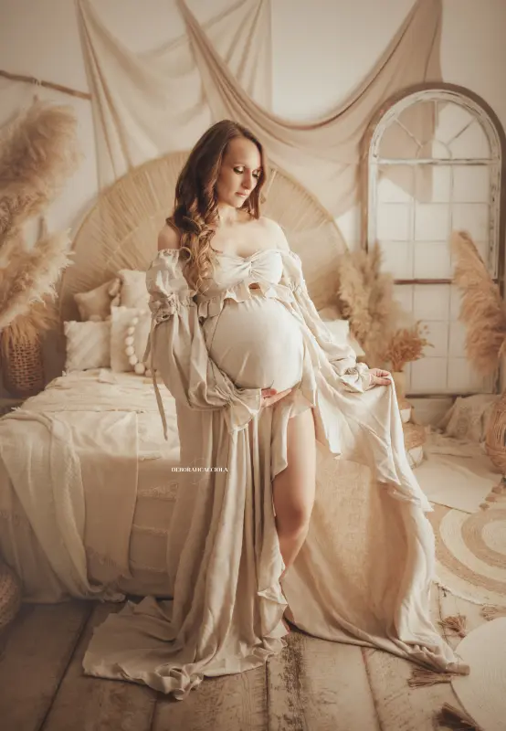 Séance bohème en studio à Orléans : ambiance bohème naturelle, composition resserrée élégante, tonalités naturelles