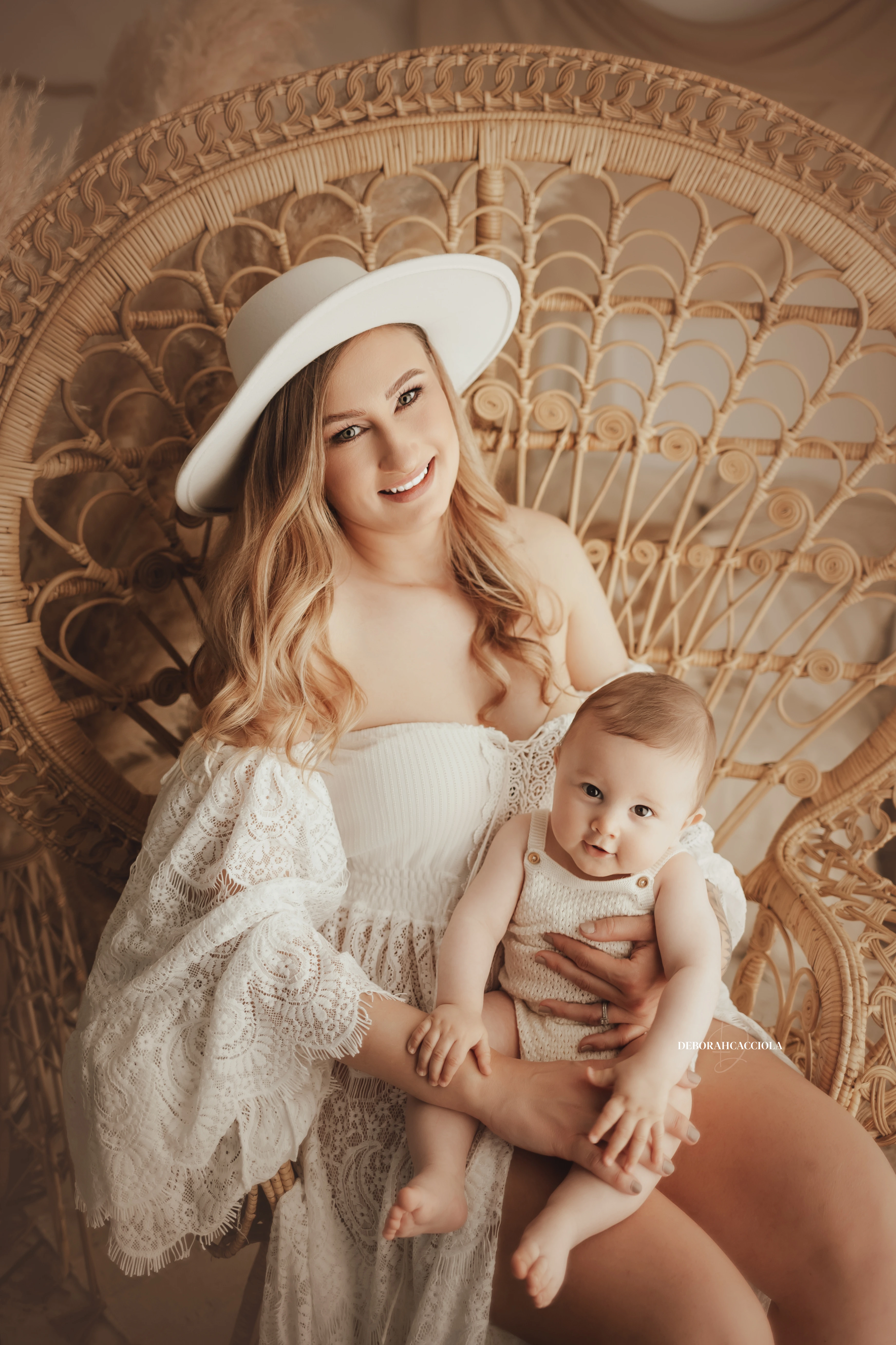 Séance bohème en studio à Orléans : ambiance bohème naturelle, cadrage vertical doux, tonalités naturelles