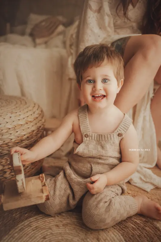 Séance bohème en studio à Orléans : ambiance bohème naturelle, composition resserrée élégante, couleurs équilibrées