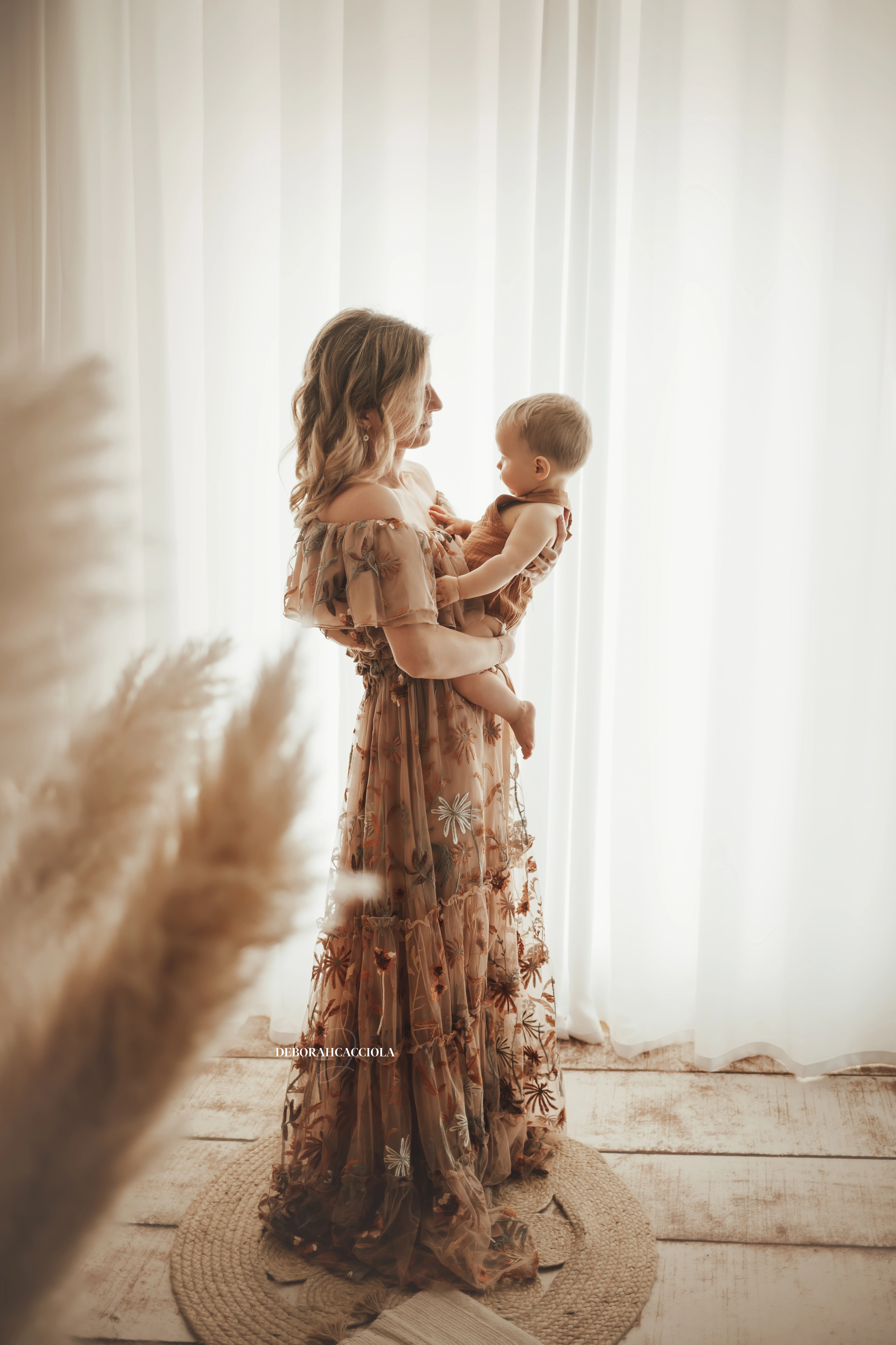 Photo bohème à Orléans, scène élégante au style bohème, portrait vertical soigné, palette claire