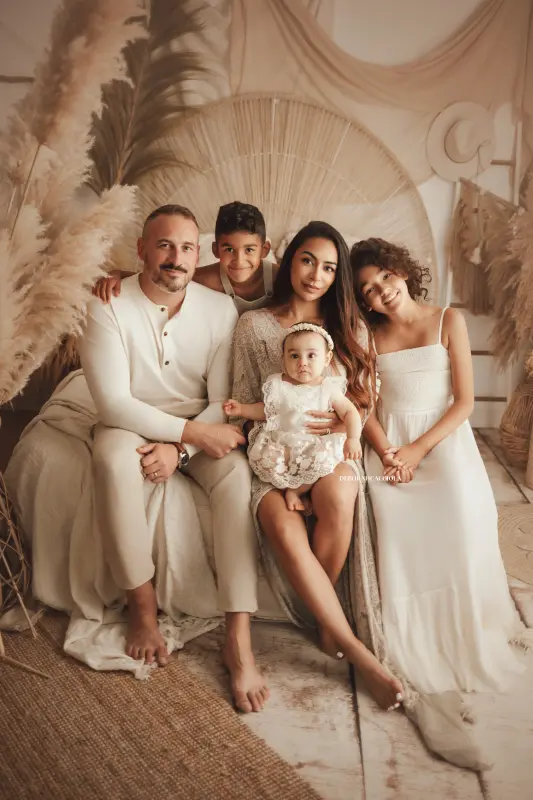 Séance bohème en studio à Orléans : ambiance bohème naturelle, composition resserrée élégante, couleurs équilibrées