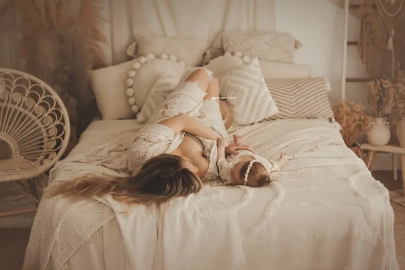 Portrait bohème à Orléans : portrait bohème, plan large harmonieux, palette claire