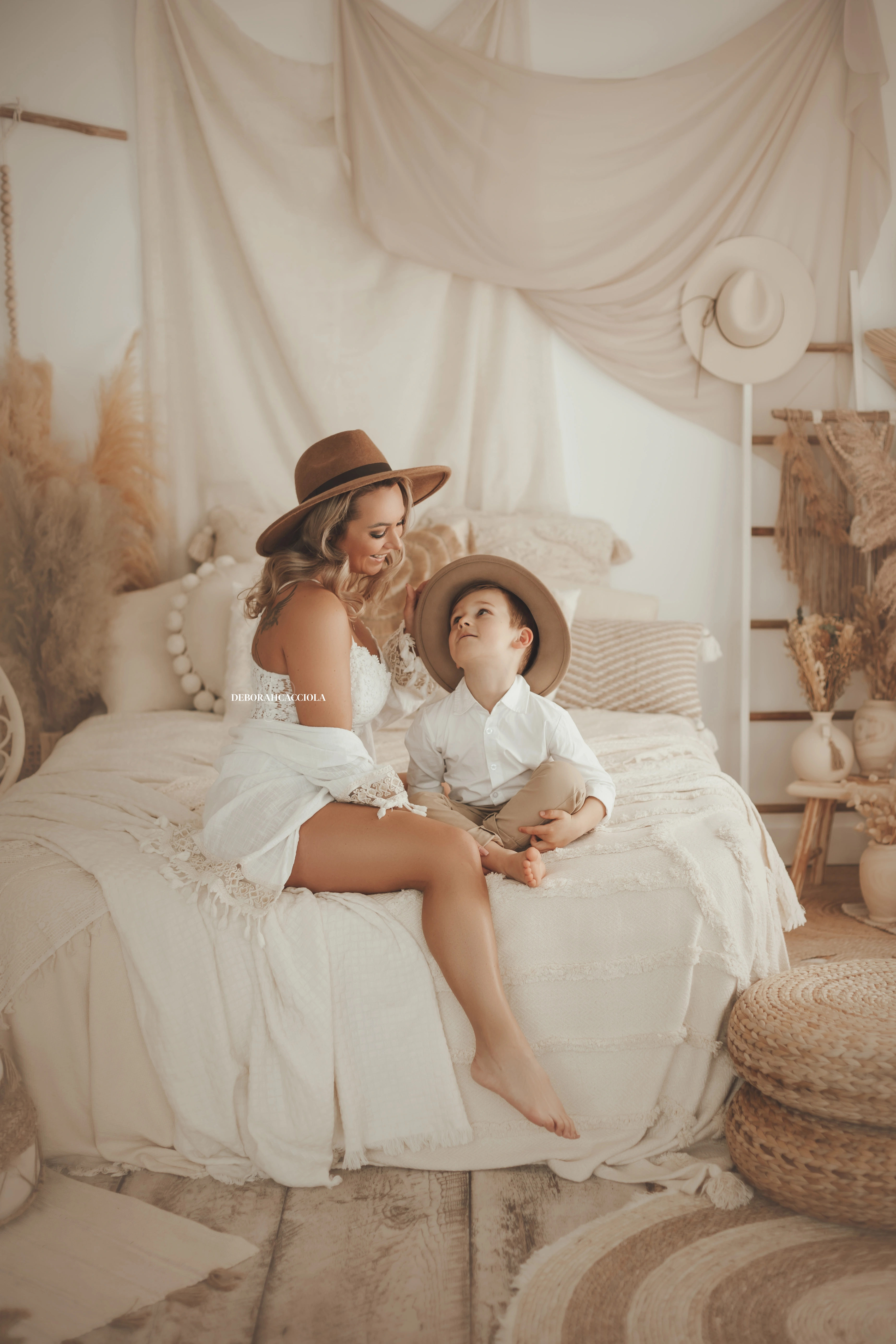 Photo bohème studio Orléans : scène élégante au style bohème, cadrage vertical doux, tonalités naturelles