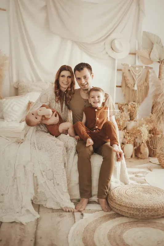 Photo bohème à Orléans, scène élégante au style bohème, plan vertical naturel, couleurs équilibrées