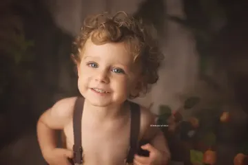 Séance anniversaire à Orléans : instant d'anniversaire, composition large et naturelle, rendu naturel