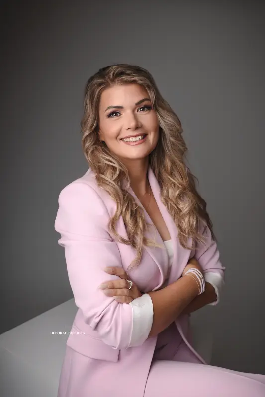 Séance corporate à Orléans - image corporate soignée, plan vertical naturel, couleurs douces