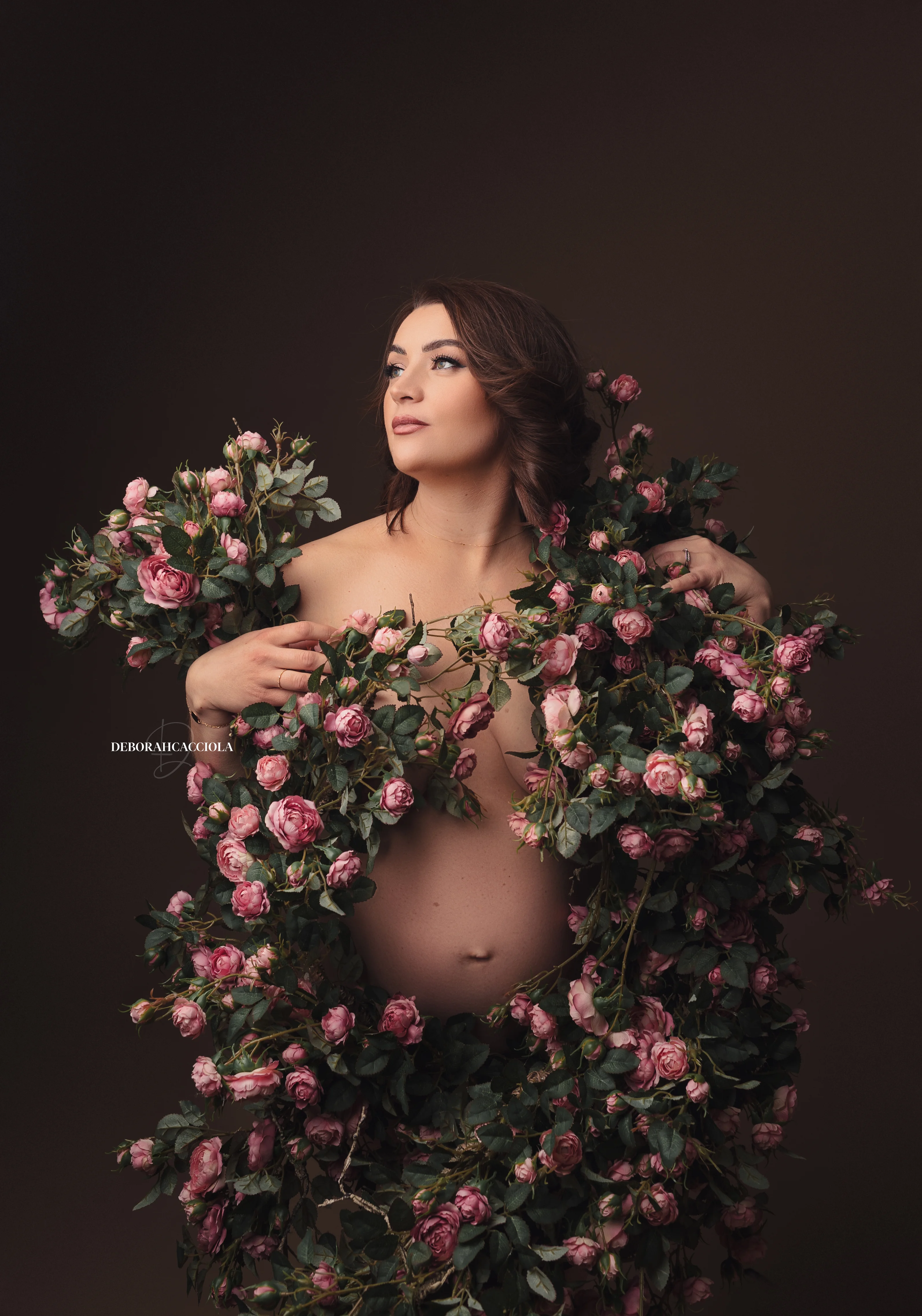 Photo grossesse à Orléans, femme enceinte, plan vertical élégant, couleurs naturelles