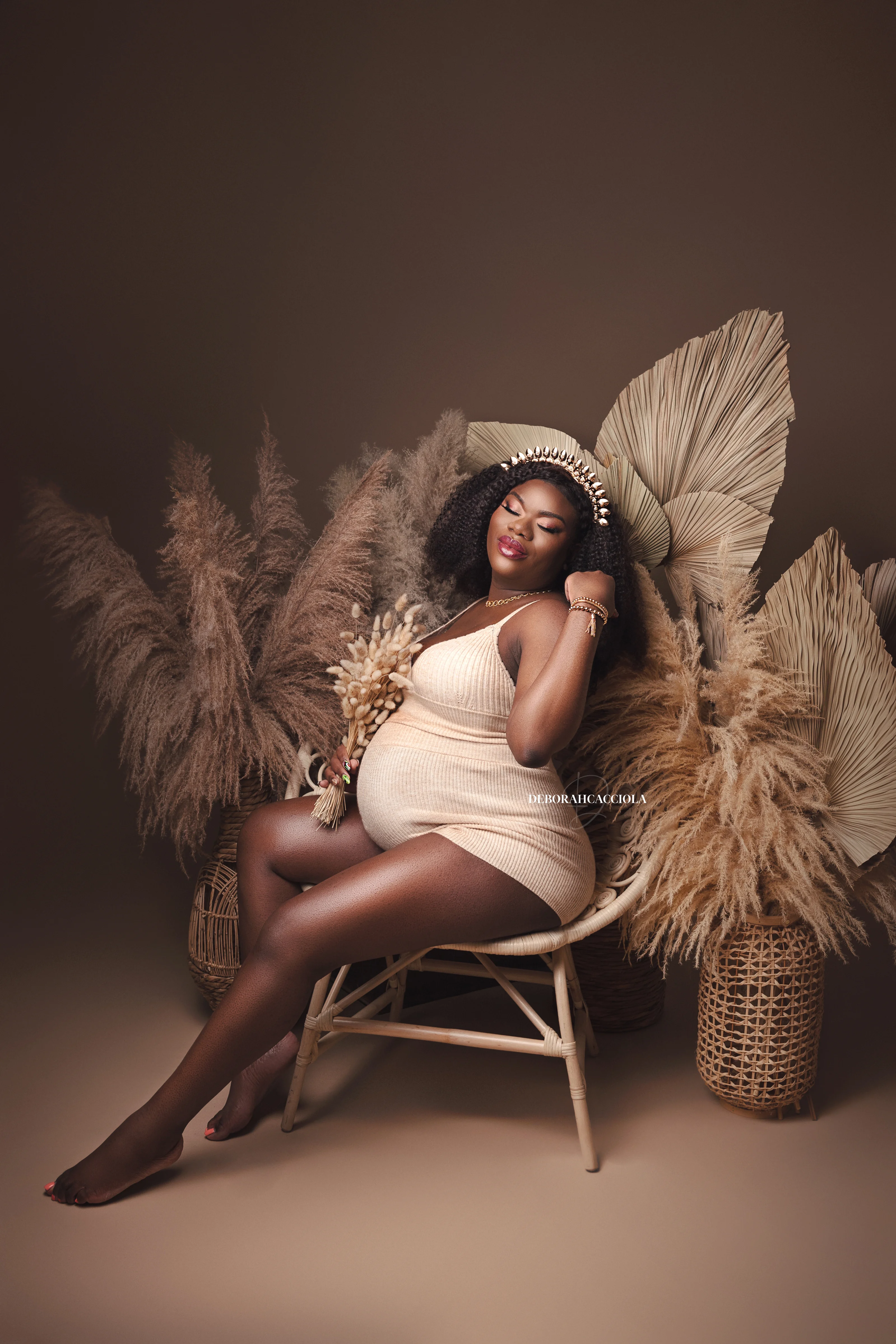 Photo grossesse grossesse à Orléans, maternité naturelle, portrait vertical soigné, tonalités naturelles