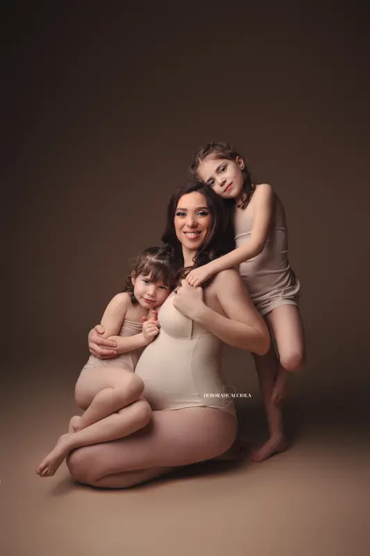 Photo grossesse grossesse à Orléans, future maman, portrait serré et naturel, tonalités naturelles