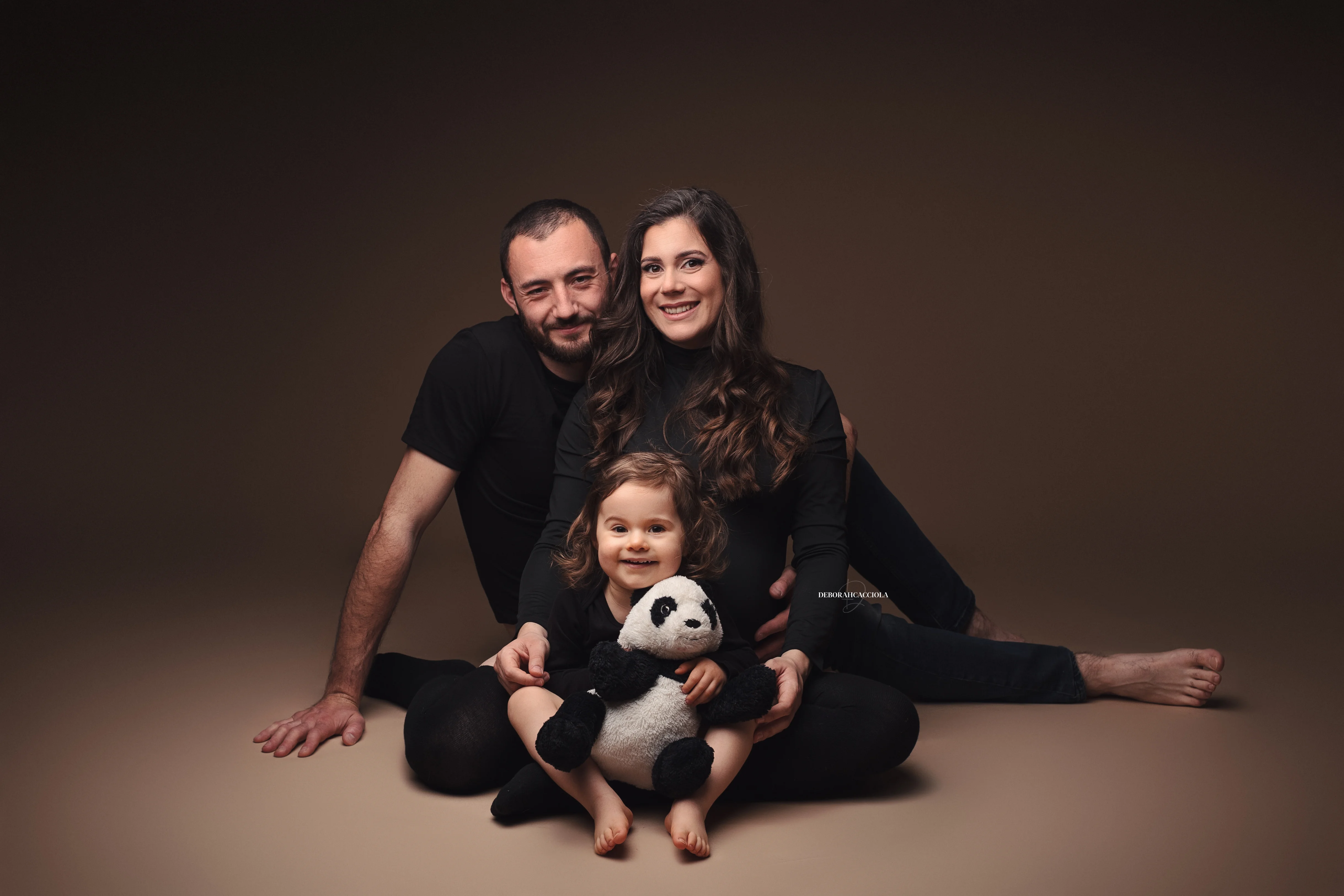 Photo grossesse à Orléans, instant de grossesse, composition large et naturelle, en couleur