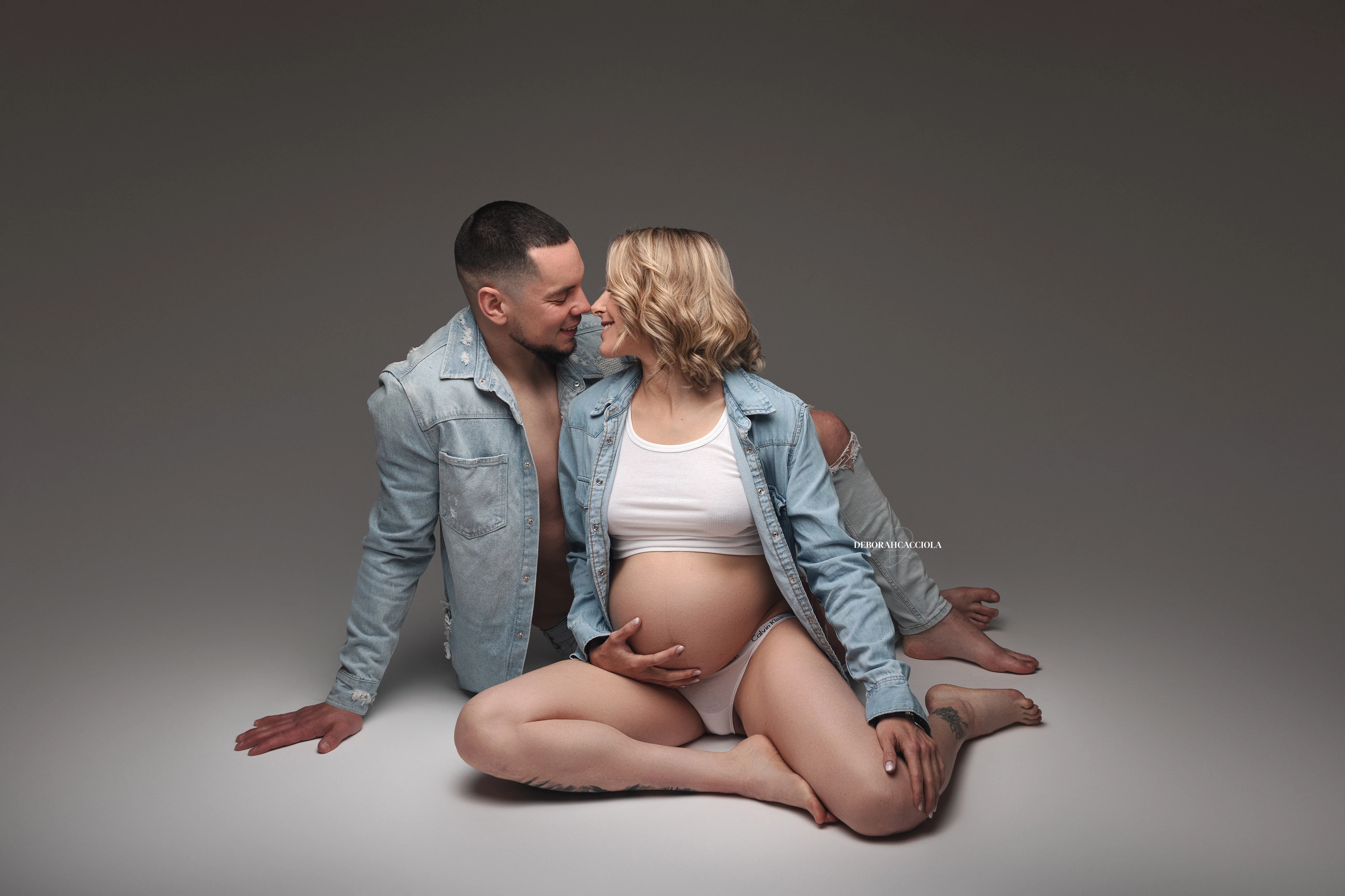 Scène grossesse grossesse à Orléans, femme enceinte, composition large et naturelle, couleurs naturelles