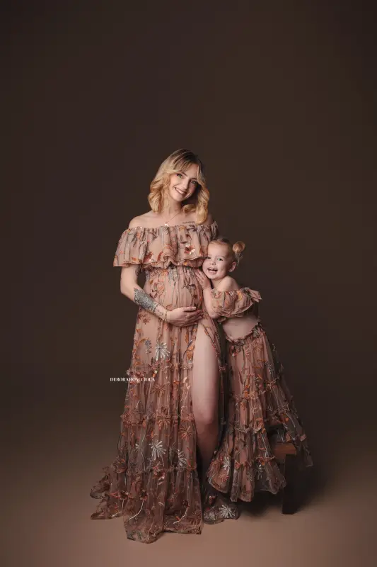 Photo grossesse Orléans, future maman, portrait serré et naturel, tonalités naturelles