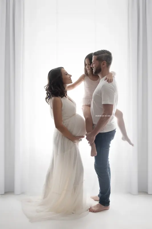 Portrait grossesse Orléans, future maman, portrait serré et naturel, contraste noir et blanc