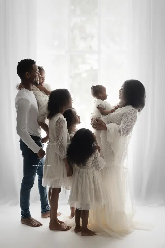 Portrait grossesse à Orléans, maternité naturelle, portrait vertical soigné, palette douce