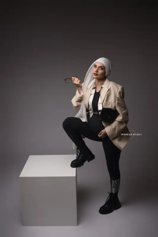 Photo grossesse à Orléans : instant de grossesse, plan vertical élégant, couleurs naturelles