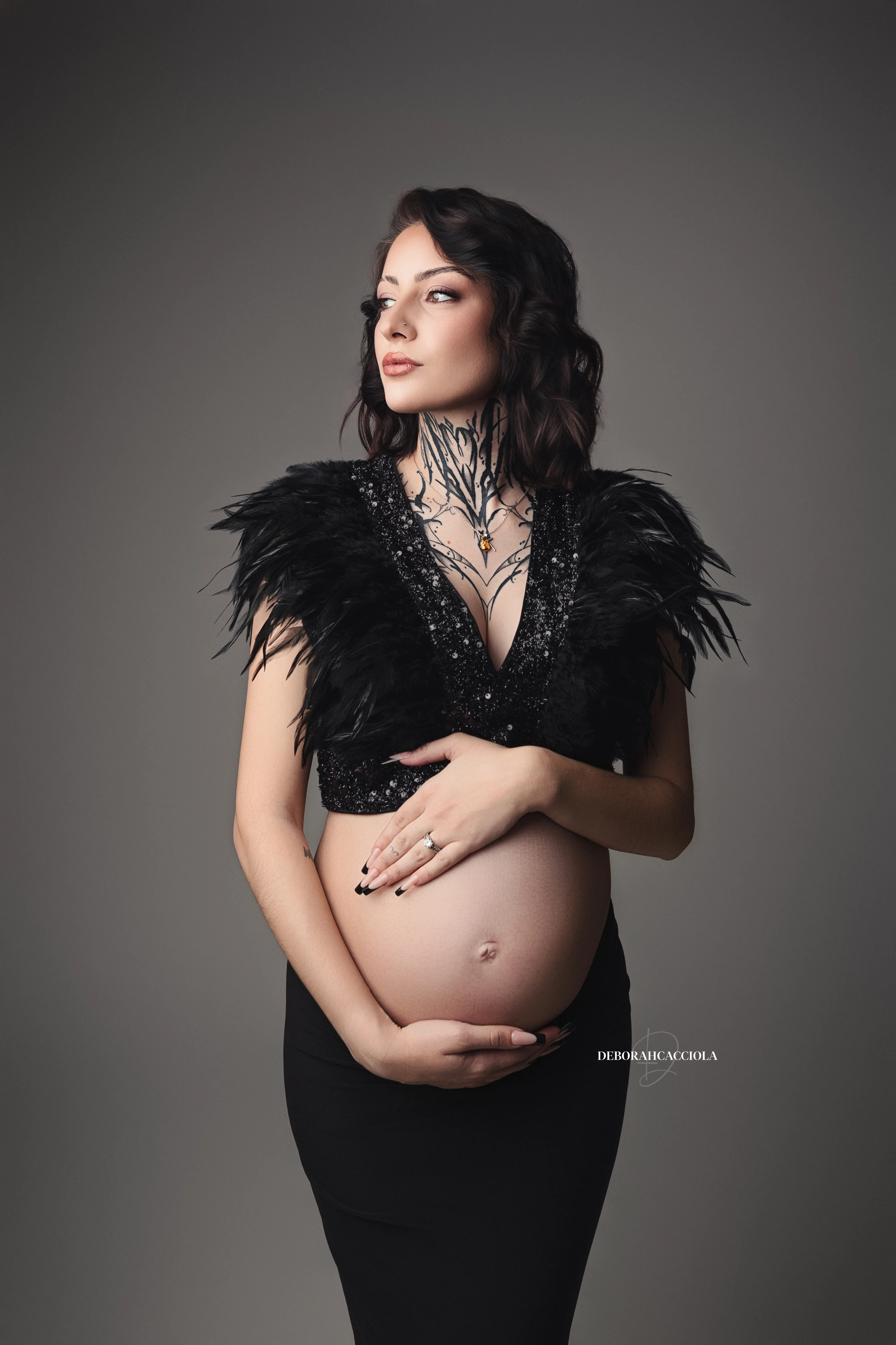 Photo grossesse grossesse à Orléans, instant de grossesse, plan vertical élégant, couleurs naturelles