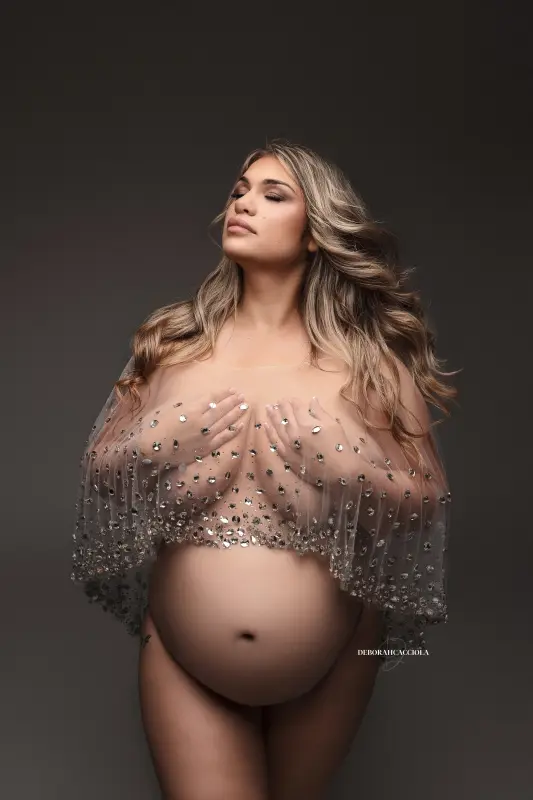 Photo grossesse Orléans, maternité naturelle, portrait vertical soigné, tonalités naturelles