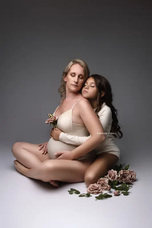 Portrait maternité à Orléans, femme enceinte, plan vertical élégant, style lumineux