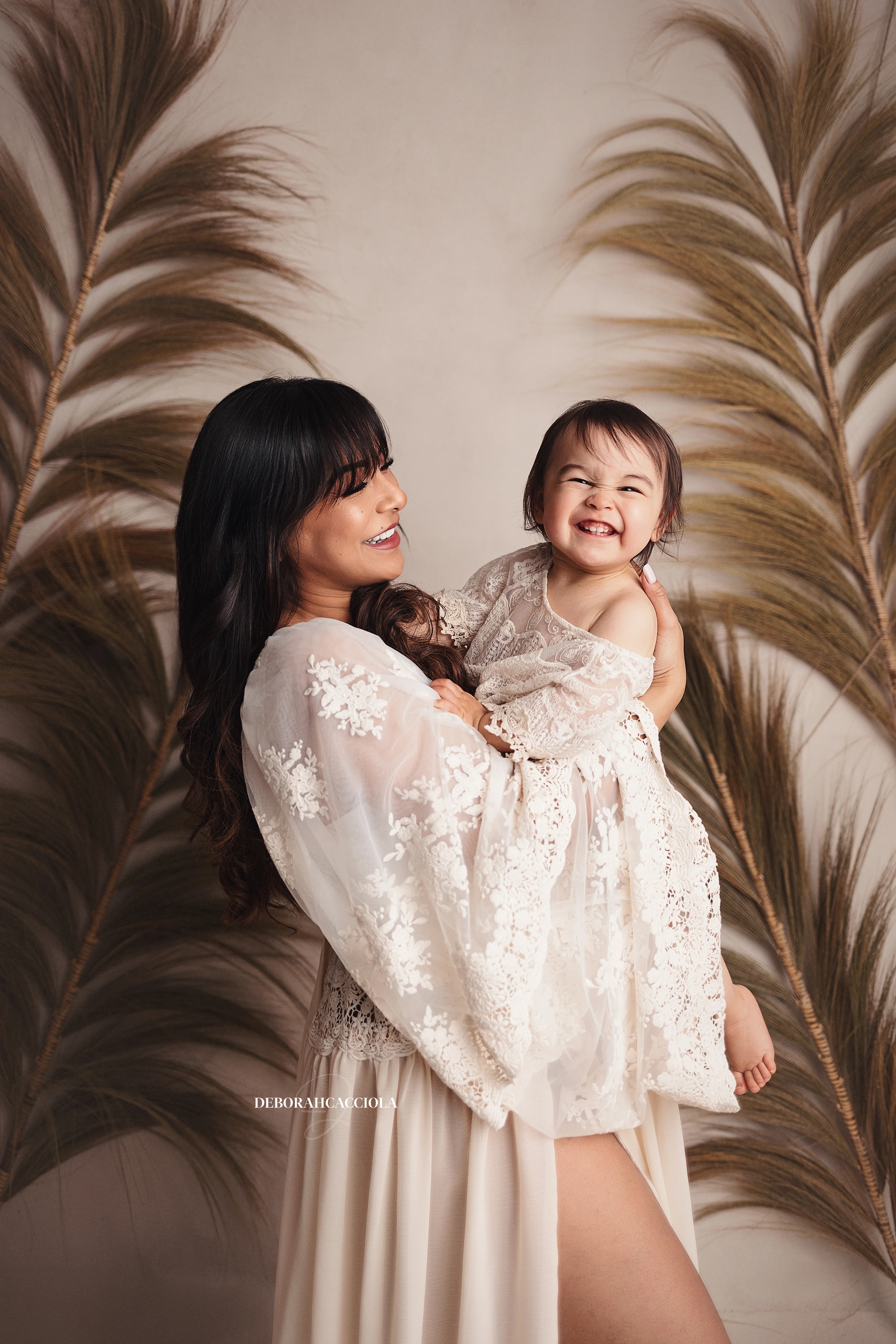 Photo grossesse à Orléans, silhouette de maternité, portrait vertical soigné, tonalités naturelles