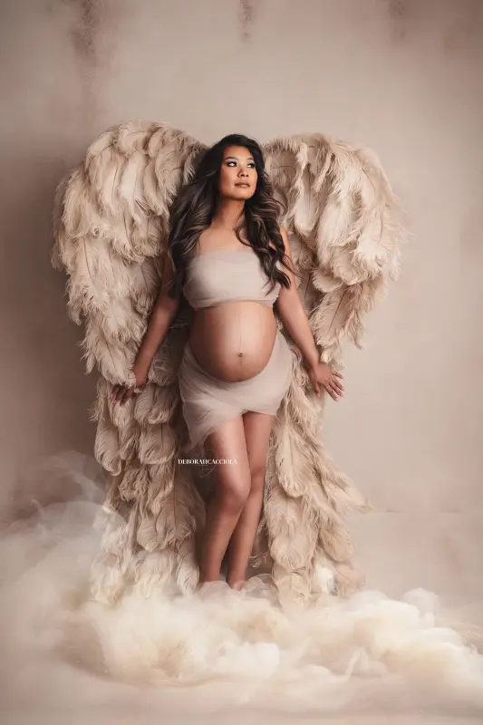 Portrait maternité à Orléans, future maman, portrait serré et naturel, rendu clair et naturel