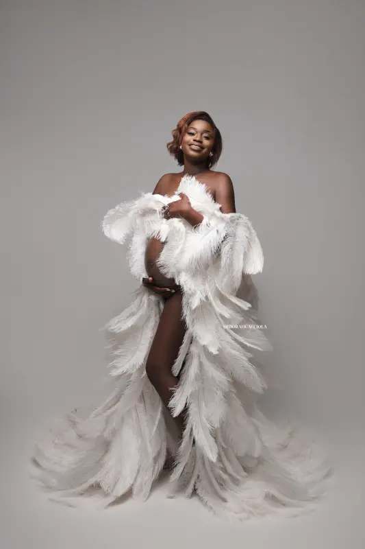 Photo grossesse grossesse à Orléans, portrait maternité en studio, portrait serré et naturel, tonalités naturelles