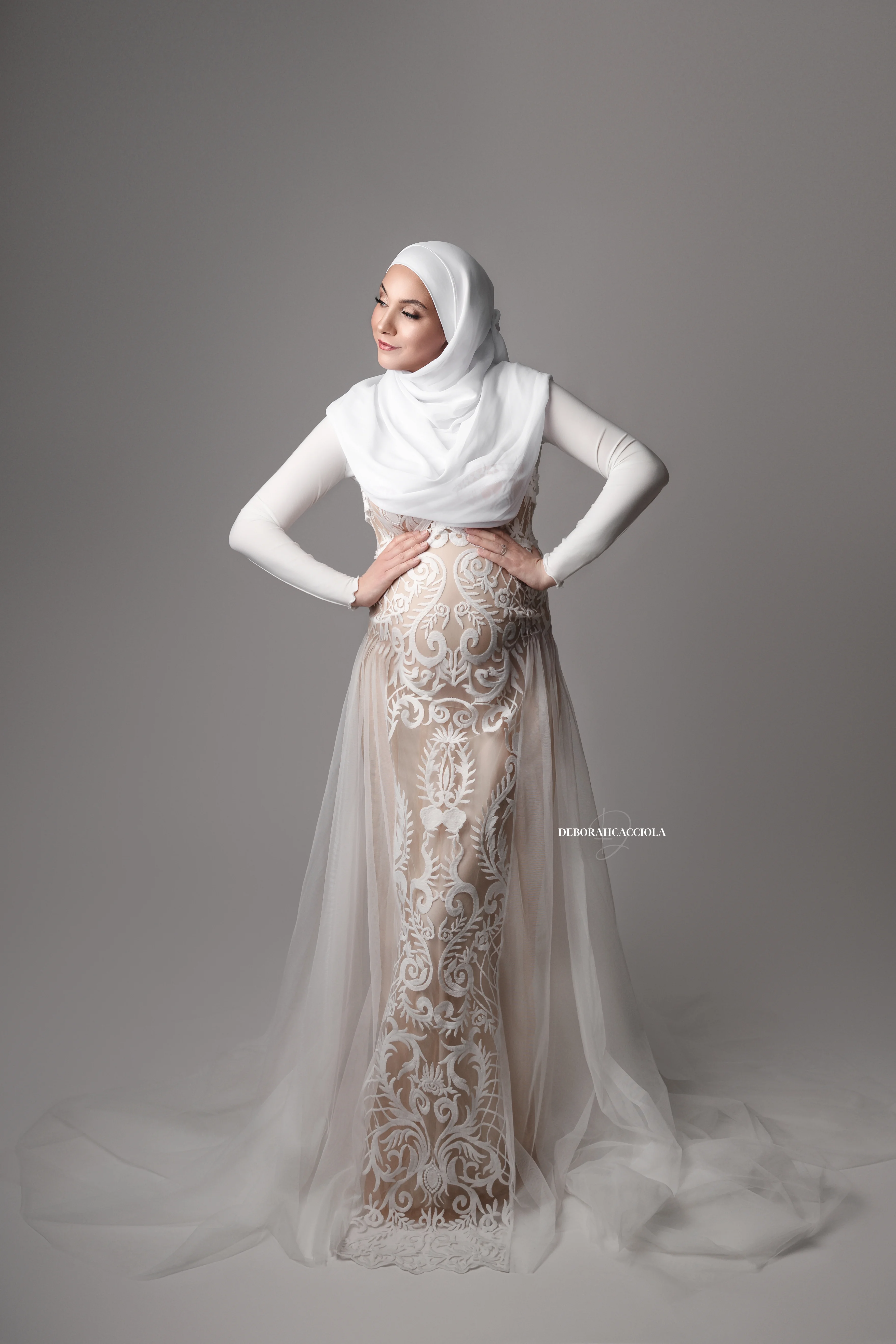 Portrait maternité Orléans, portrait de future maman, cadrage vertical doux, style lumineux