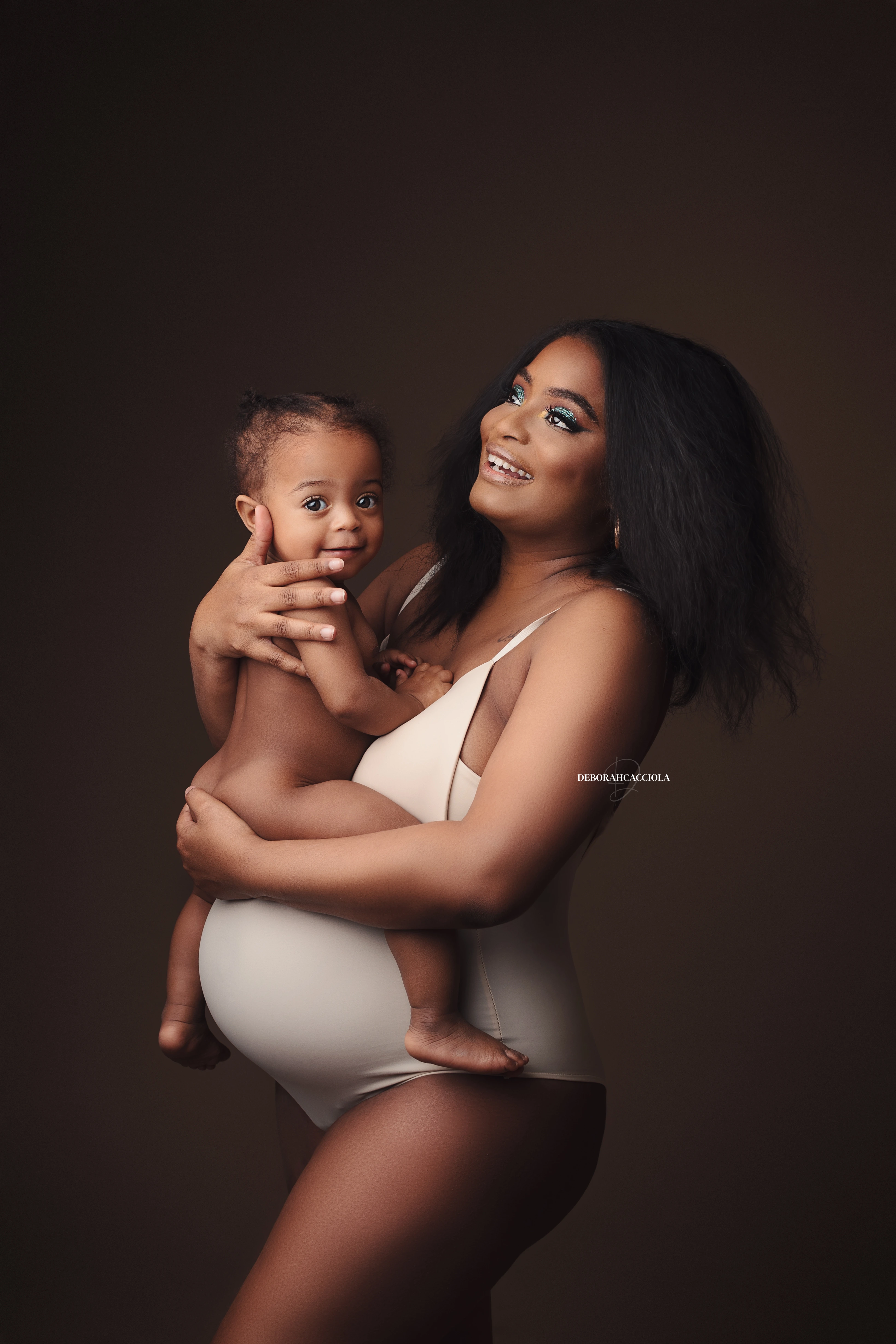 Photo grossesse Orléans, maternité naturelle, portrait vertical soigné, tonalités naturelles