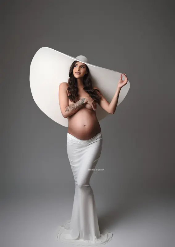 Portrait grossesse à Orléans, future maman, portrait serré et naturel, rendu noir et blanc