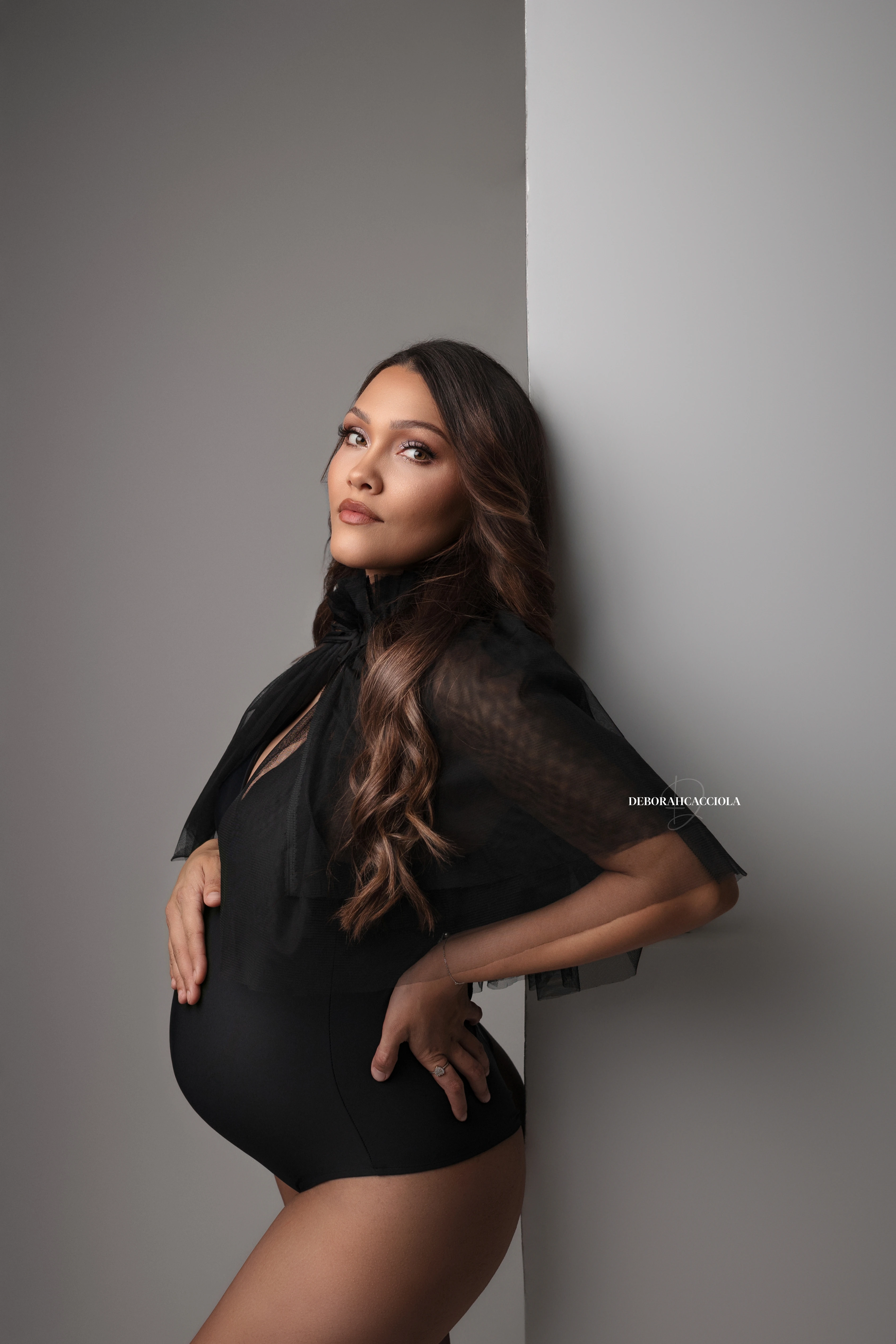 Portrait maternité à Orléans, portrait de future maman, cadrage vertical doux, style lumineux