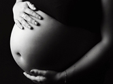 Photo grossesse Photographie noir et blanc de ventre de grossesse