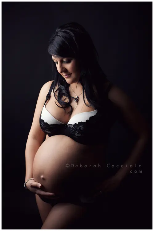 Photo grossesse Orléans, instant de grossesse, plan vertical élégant, couleurs naturelles