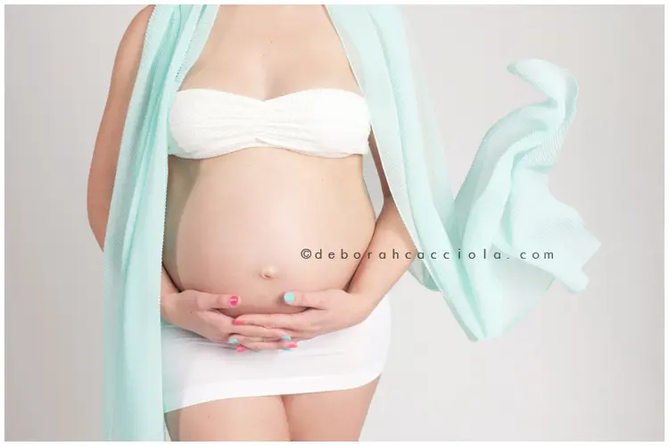 Séance grossesse Orléans, future maman, cadrage horizontal équilibré, rendu clair et naturel