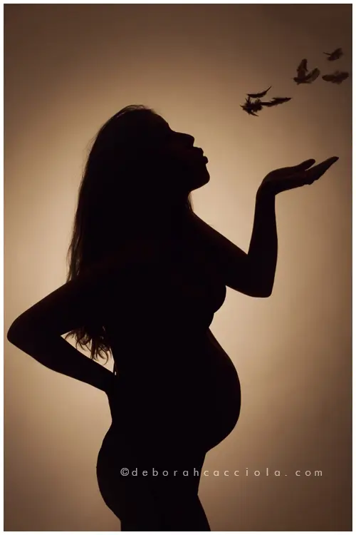 Portrait maternité à Orléans, femme enceinte, plan vertical élégant, style lumineux