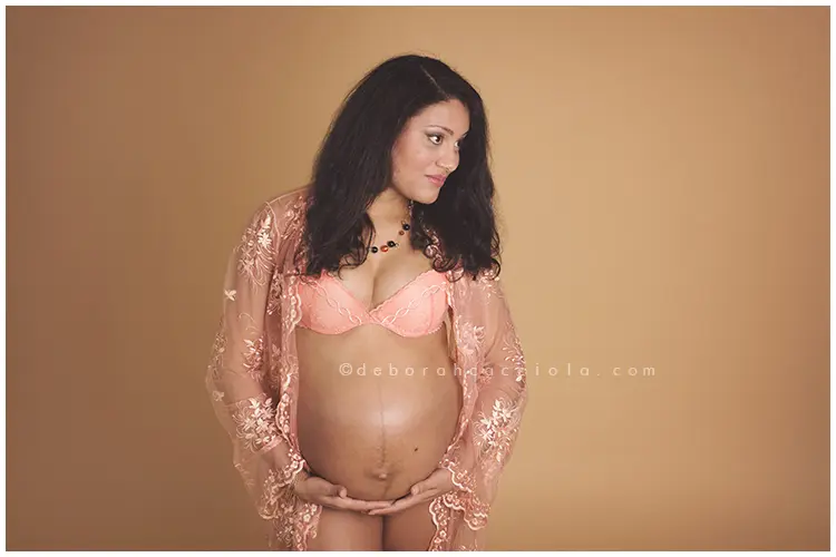 Scène grossesse Orléans, femme enceinte, composition large et naturelle, couleurs naturelles