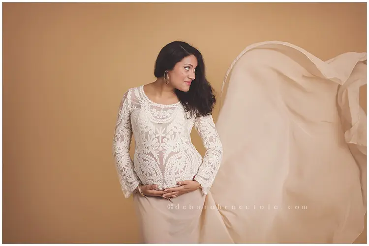 Scène grossesse à Orléans : future maman, cadrage horizontal équilibré, tonalités naturelles