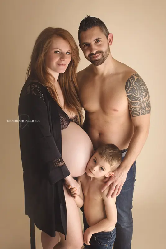 Photo grossesse Orléans, silhouette de maternité, portrait vertical soigné, tonalités naturelles