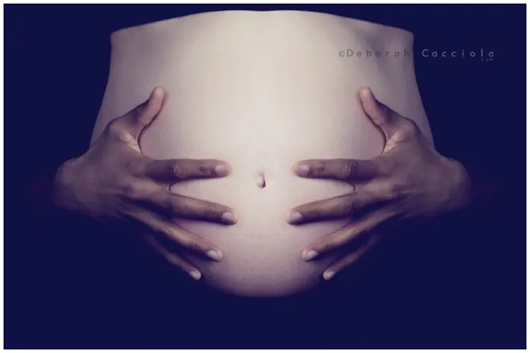 Scène grossesse Orléans, future maman, cadrage horizontal équilibré, tonalités naturelles