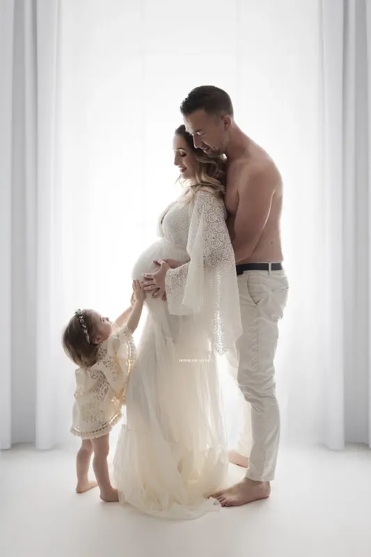 Portrait maternité à Orléans, portrait de future maman, cadrage vertical doux, style lumineux