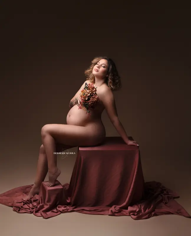 Portrait maternité Orléans, maternité naturelle, portrait vertical soigné, rendu clair et naturel