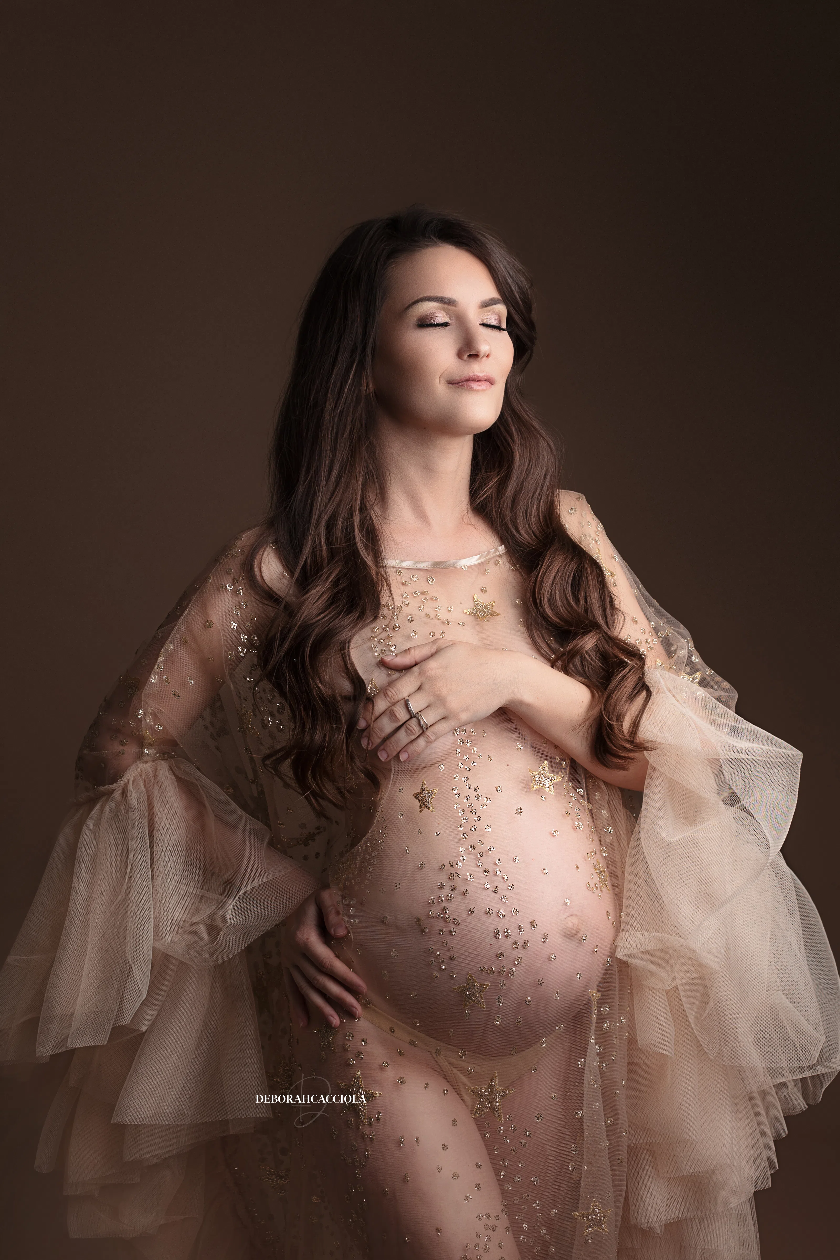 Photo grossesse à Orléans, maternité naturelle, portrait vertical soigné, tonalités naturelles