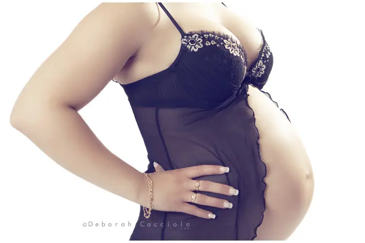 Photo grossesse grossesse à Orléans, portrait de future maman, plan large harmonieux, en couleur