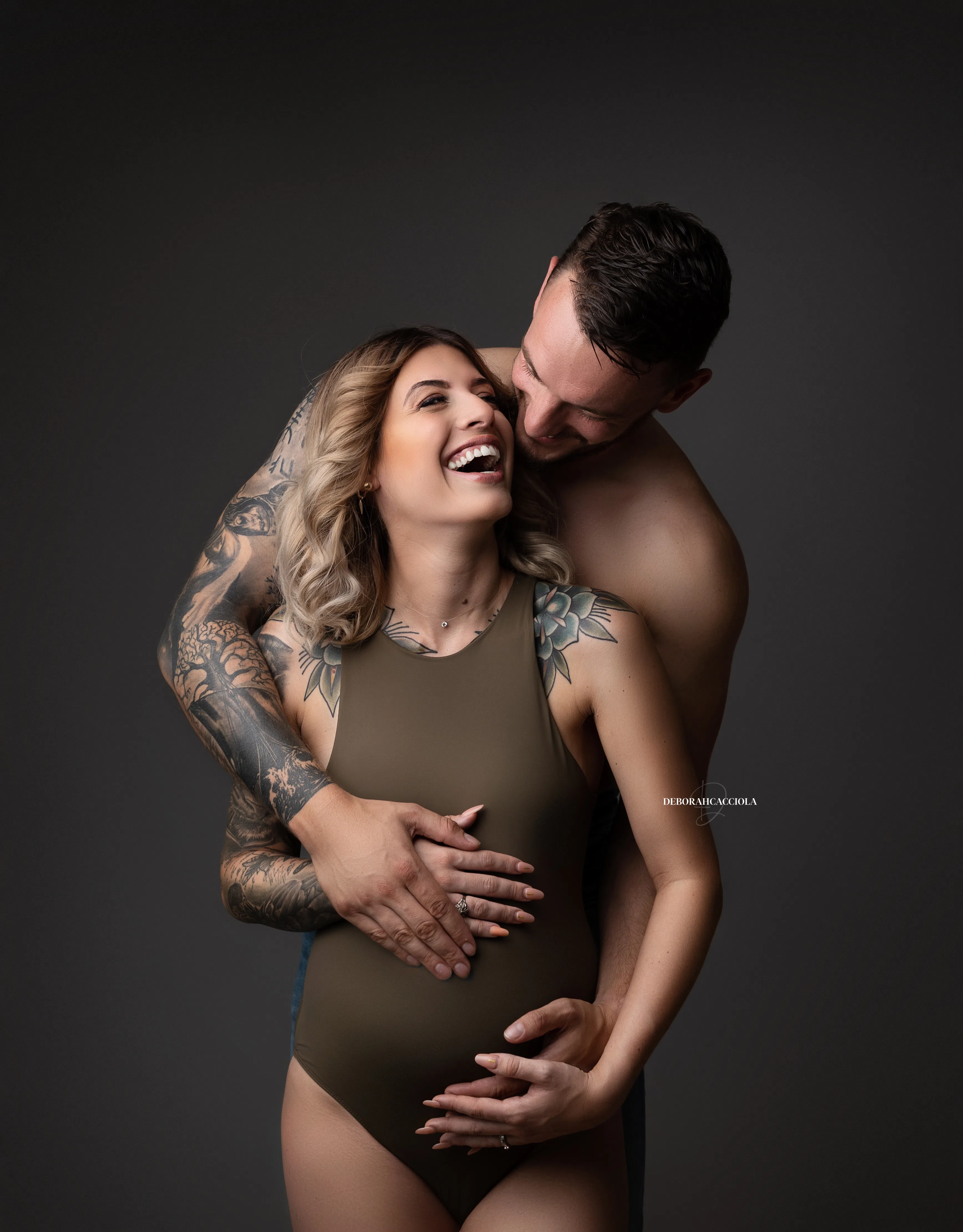 Portrait maternité à Orléans, maternité naturelle, portrait vertical soigné, rendu clair et naturel