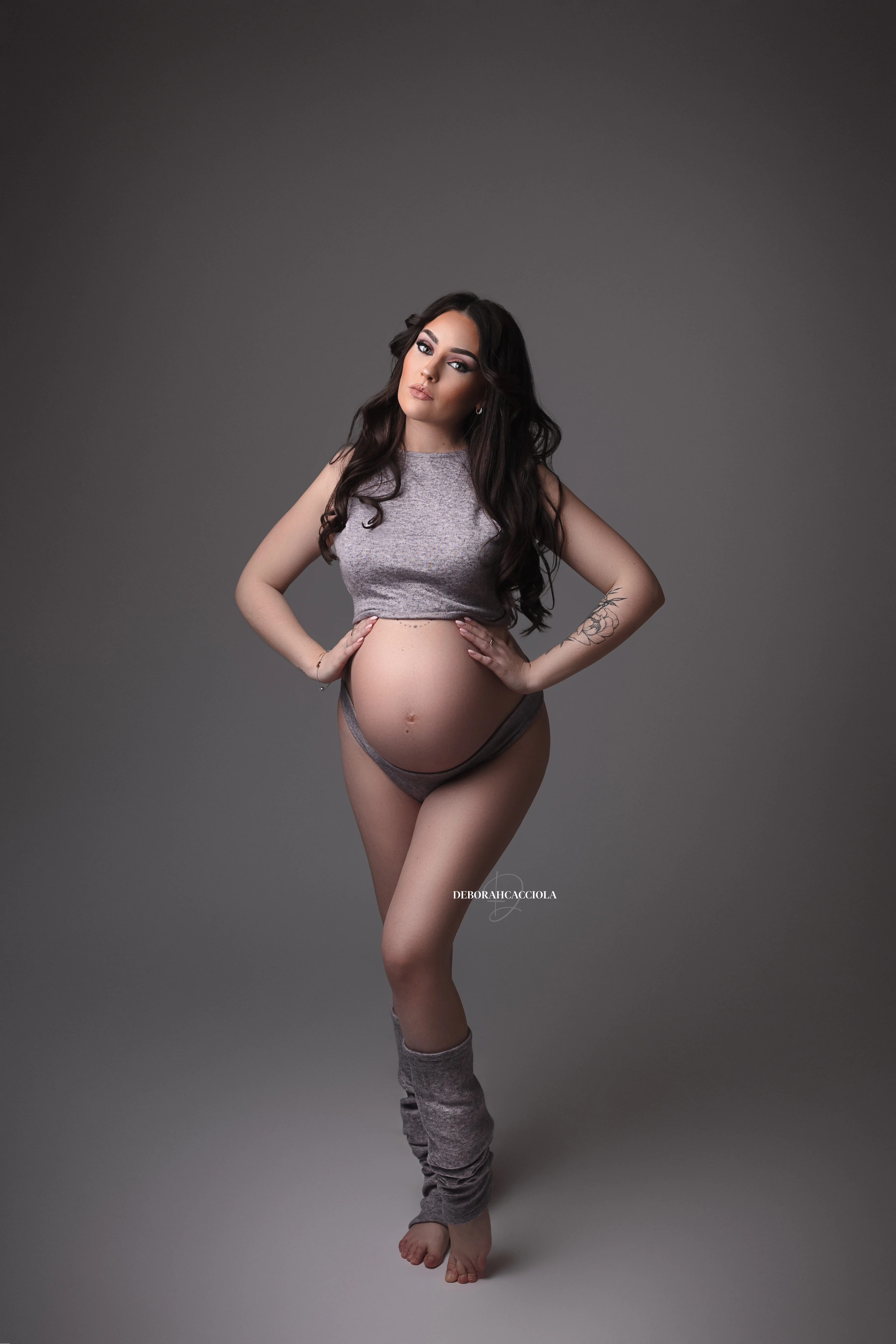 Portrait grossesse à Orléans : future maman, portrait serré et naturel, palette douce