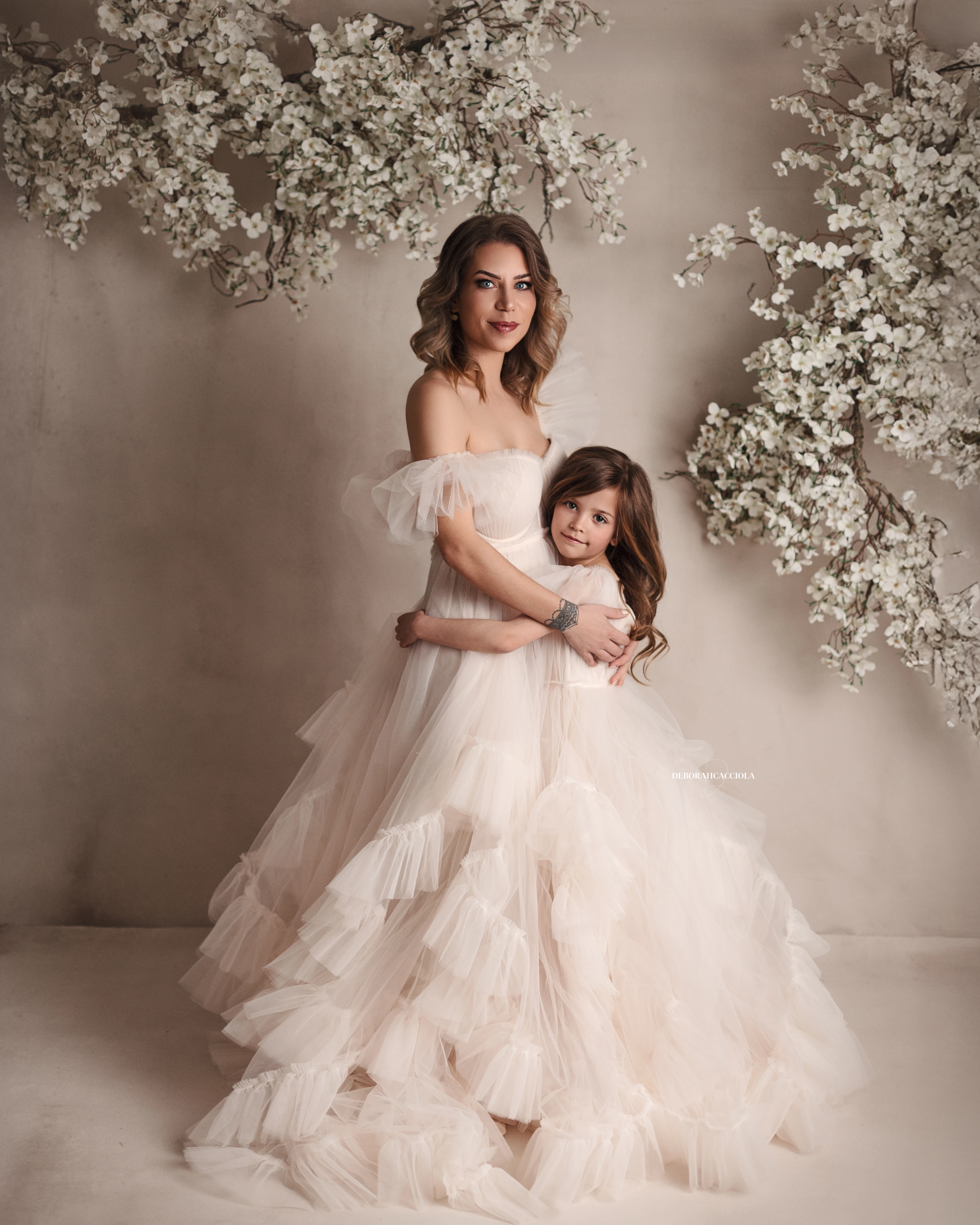 Portrait maman et moi Orléans : maman et enfant, cadrage vertical doux, tonalités naturelles