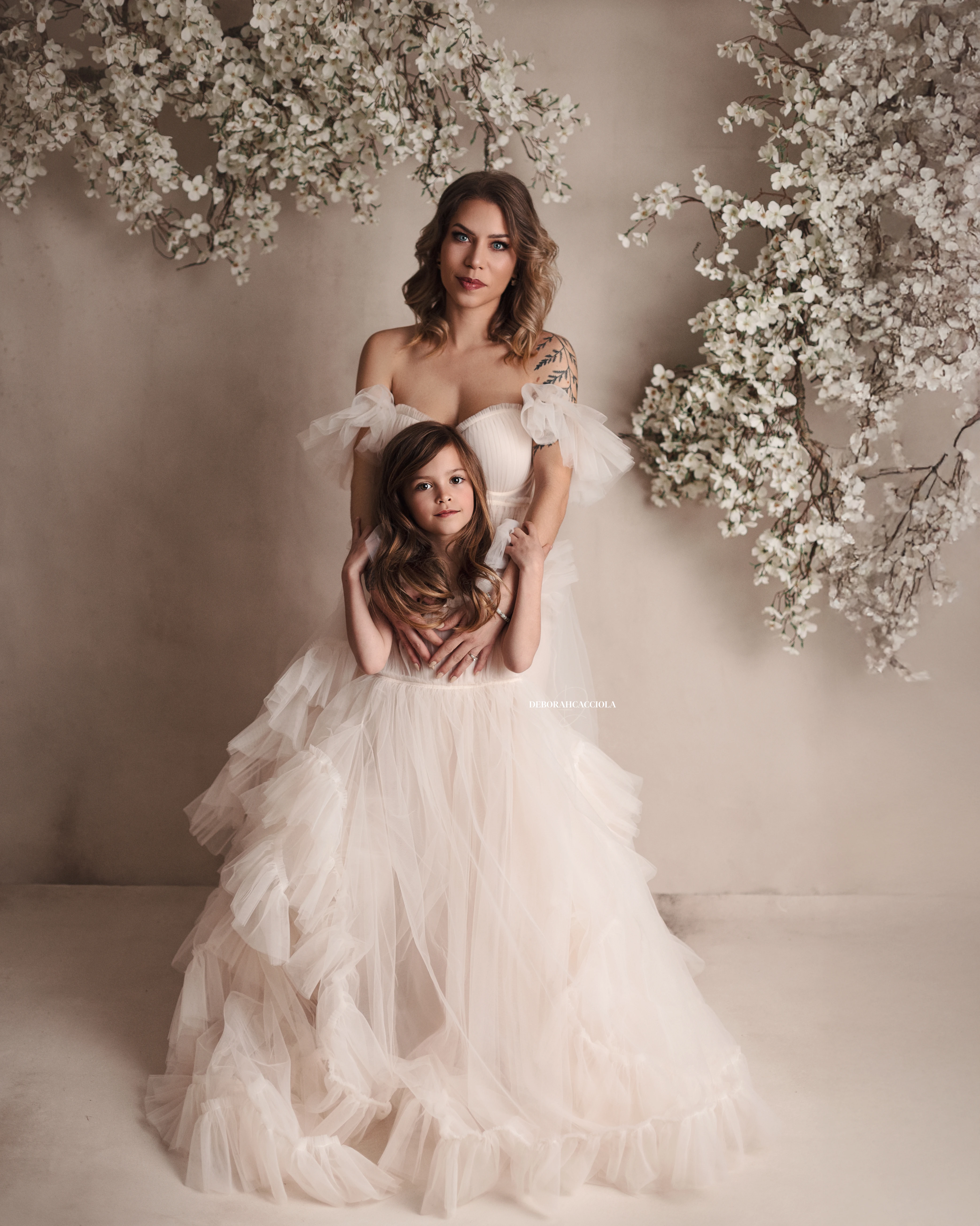 Photo maman et moi à Orléans, moment tendre entre maman et son enfant, portrait vertical soigné, tonalités naturelles