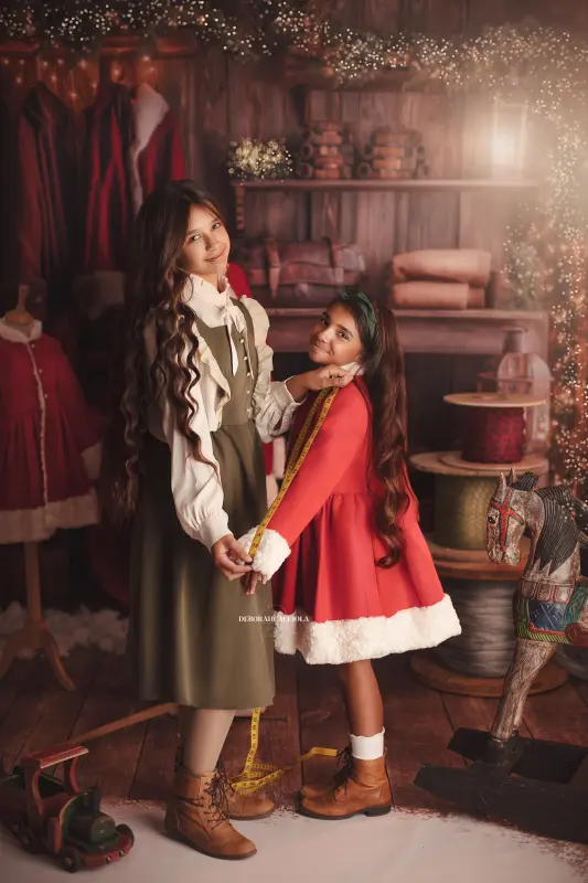 Séance Noël à Orléans - portrait en décor de Noël, plan vertical naturel, palette claire