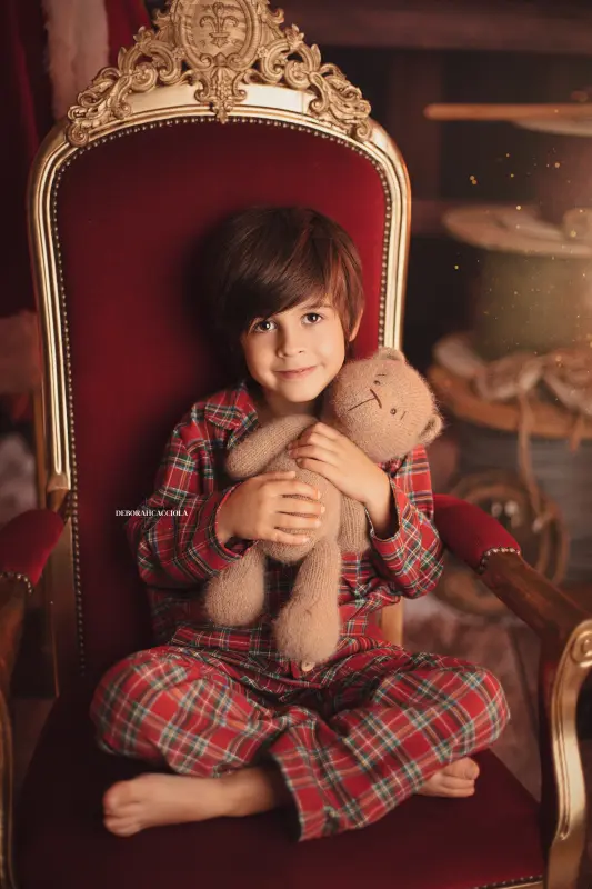 Séance Noël à Orléans - portrait en décor de Noël, portrait vertical soigné, tonalités naturelles