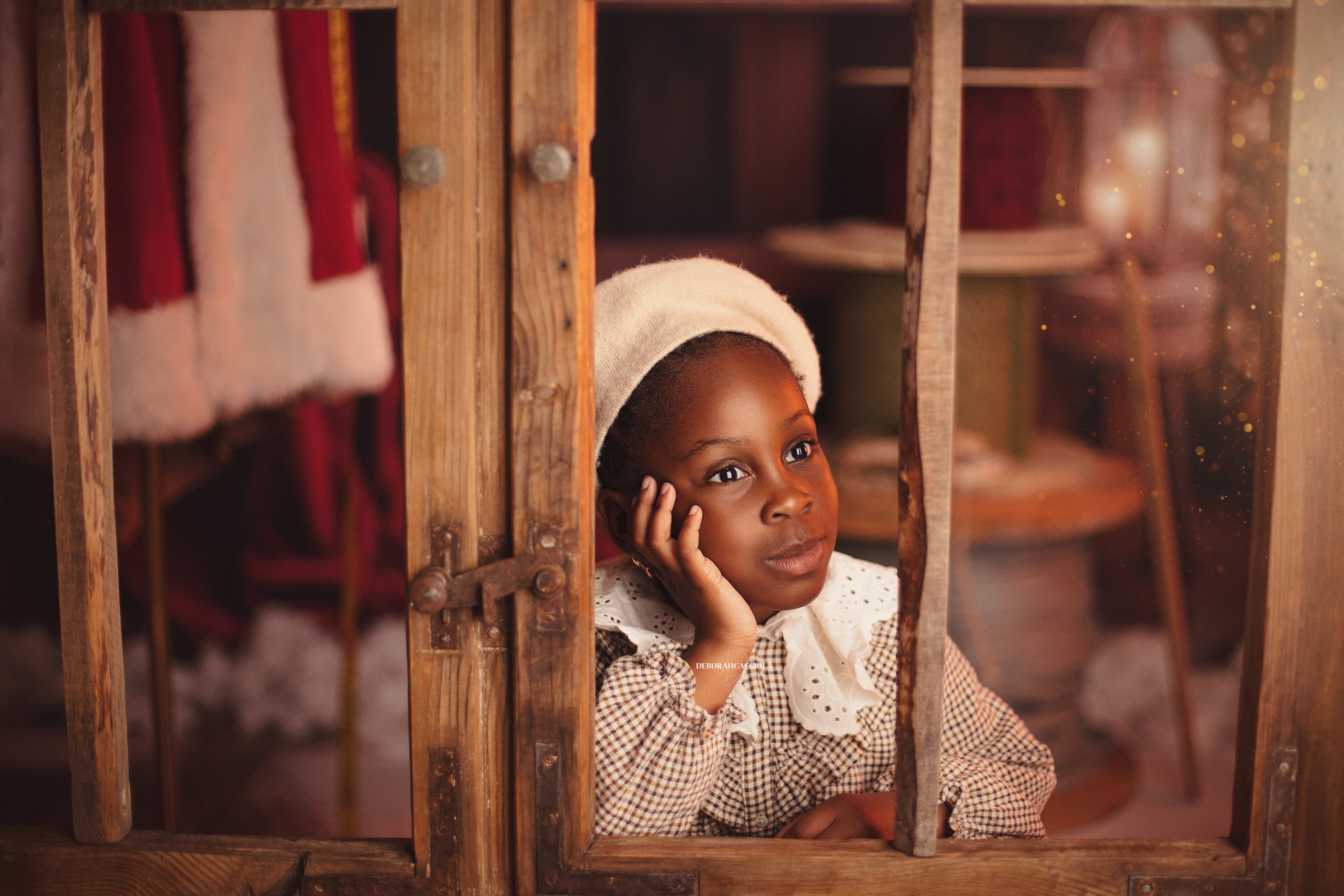Portrait Noël Orléans : ambiance de Noël, cadrage horizontal équilibré, palette claire