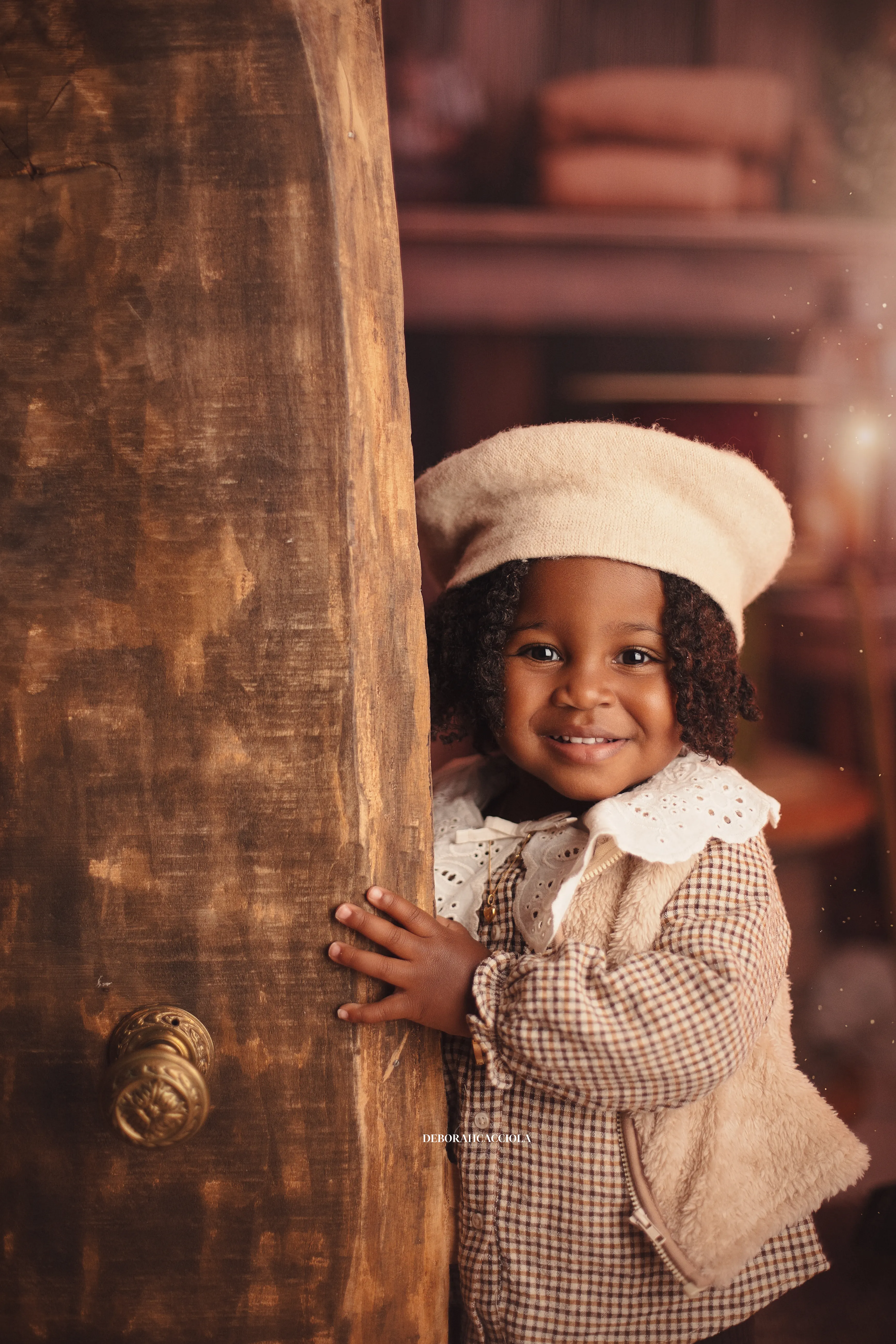 Séance Noël à Orléans - portrait en décor de Noël, plan vertical naturel, couleurs équilibrées