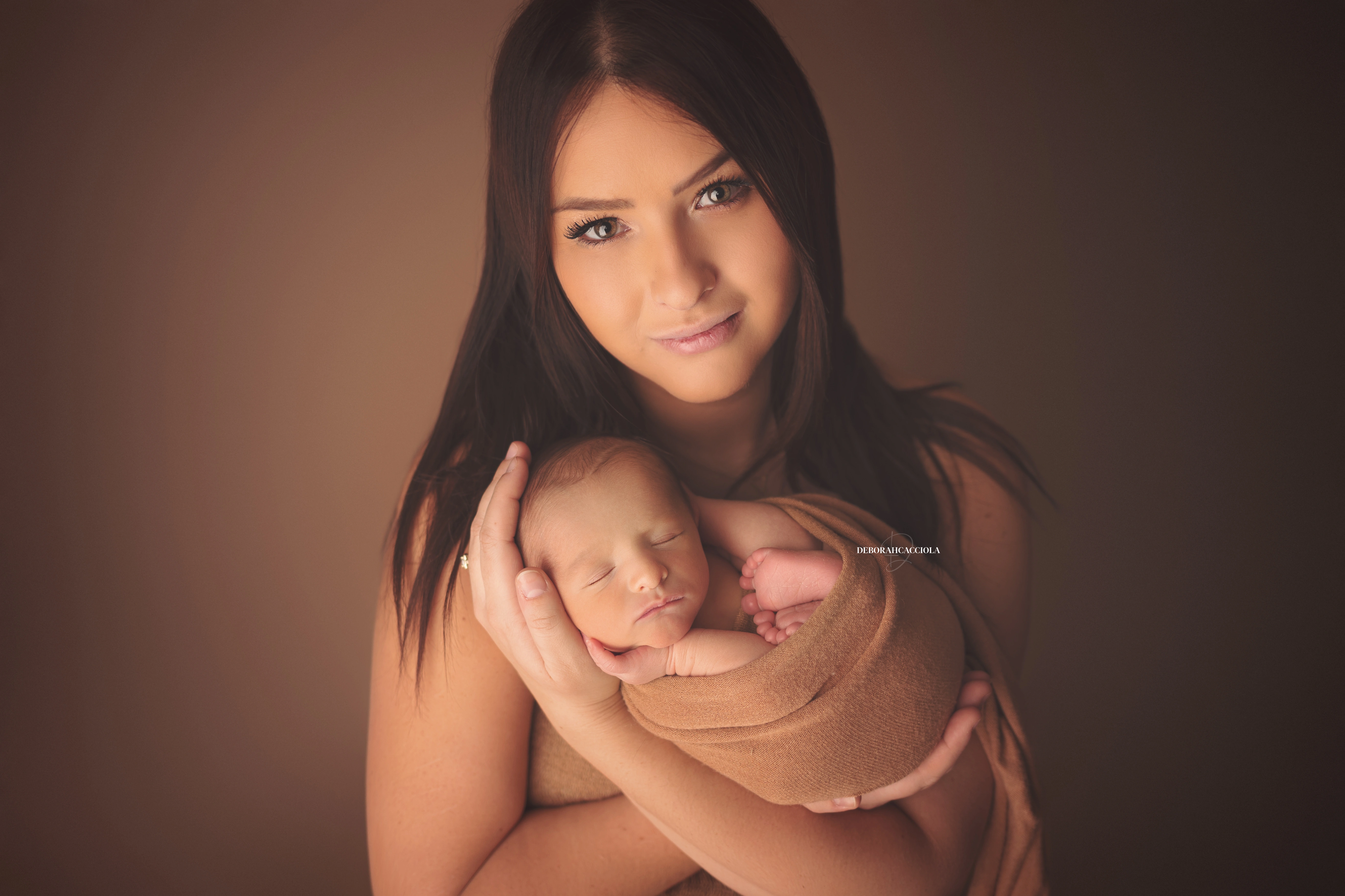 Séance bébé à Orléans - bébé dans ses premiers jours, composition large et naturelle, rendu naturel